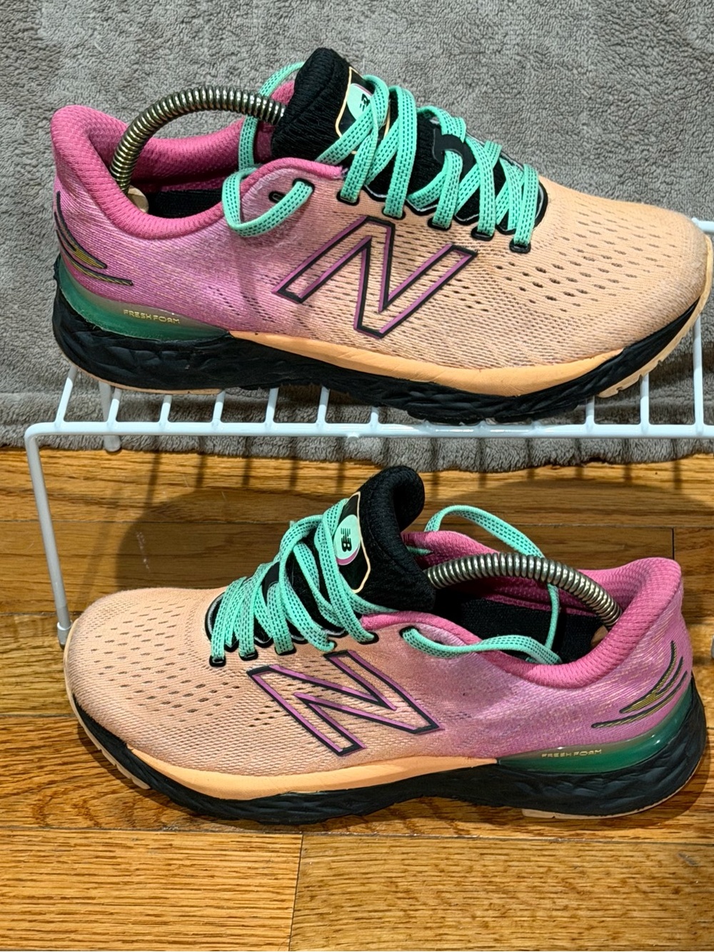 New Balance Fresh Foam 880v11 Women’s Size 7 Pink Orange Athletic Running Shoes